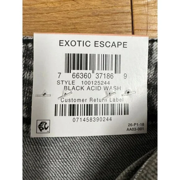INC Exotic Escape Black Acid Wash Women's Denim Shorts Size 2/26